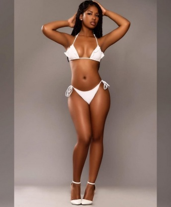 Евгения, 24 года, 2 размер груди